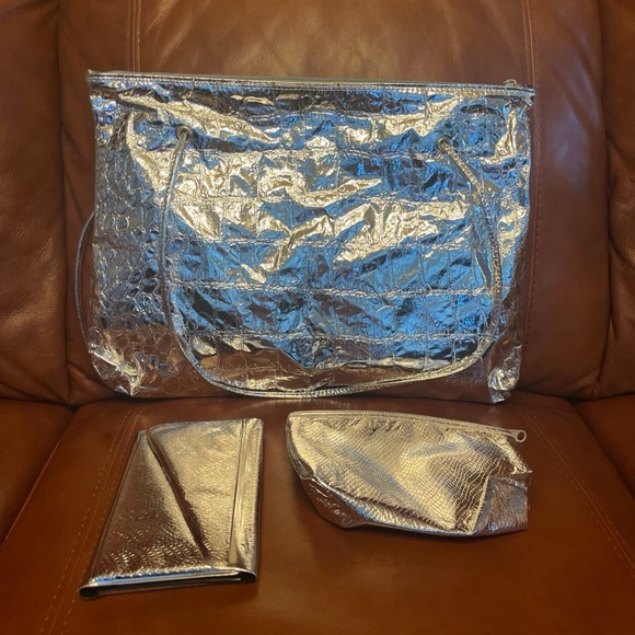 Handbags - EUC Silver Foil Purse (3 pc set)
